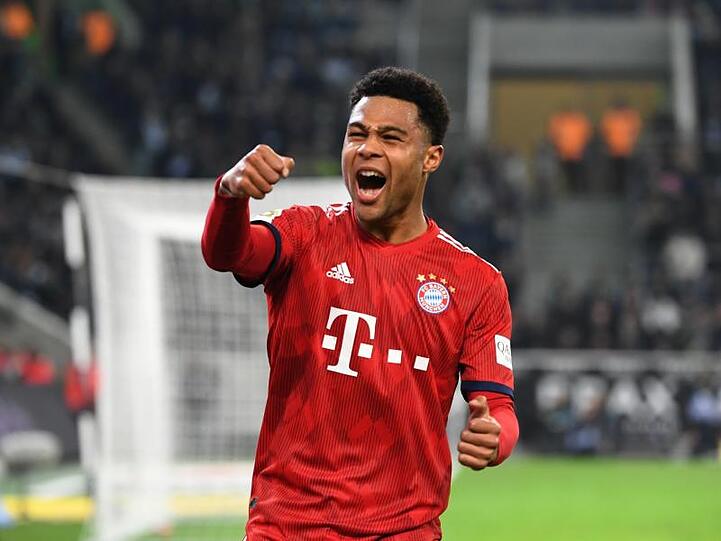 Der FC Bayern München stattete Serge Gnabry mit einem Vertrag bis 2023 aus.