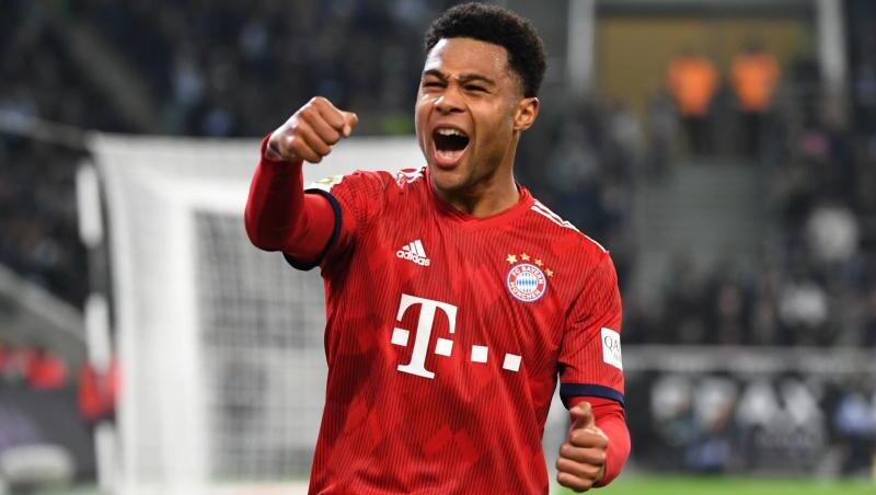 Der FC Bayern München stattete Serge Gnabry mit einem Vertrag bis 2023 aus. Der FC Bayern München stattete Serge Gnabry mit einem Vertrag bis 2023 aus.