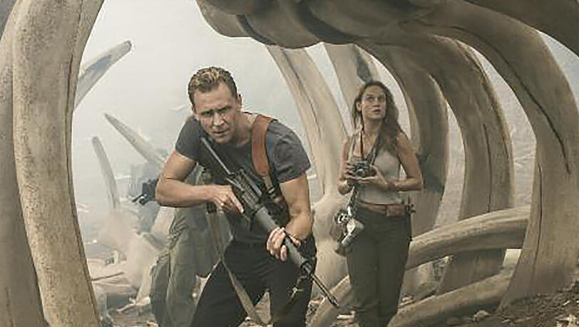"Kong: Skull Island": Captain James Conrad (Tom Hiddleston) und Mason Weaver (Brie Larson). "Kong: Skull Island": Captain James Conrad (Tom Hiddleston) und Mason Weaver (Brie Larson).