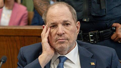 Harvey Weinstein wirkte schon bei seinem Auftritt vor Gericht im Juli 2024 geschwächt.