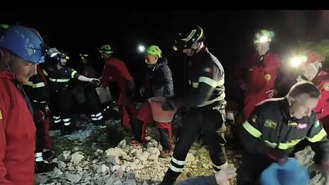 Seit Sonntagnachmittag sa&szlig; der Mann in der H&ouml;hle fest.