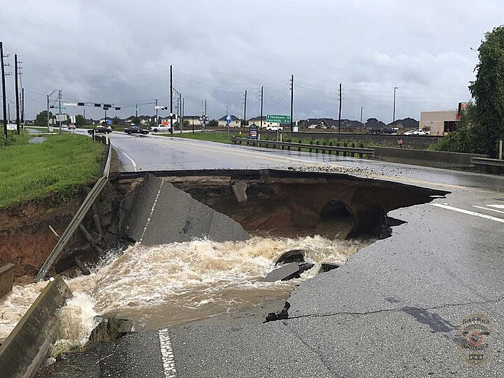 Tropensturm "Harvey" wütet über Texas - der US-Staat versinkt im Chaos.