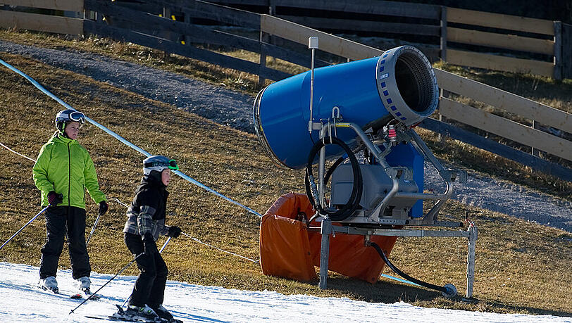 Ein Winter (fast) ohne Schnee - zumindest bis jetzt. Szenen aus Garmisch-Partenkirchen. Ein Winter (fast) ohne Schnee - zumindest bis jetzt. Szenen aus Garmisch-Partenkirchen.