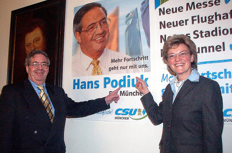 2002 springt Podiuk als Not-OB-Kandidat für die CSU ein. Monika Hohlmeier gibt hier noch die Unterstützerin &ndash; wenig später nicht mehr.