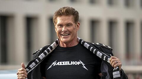 David Hasselhoff hat die Hymne zum Mauerfall gesungen.