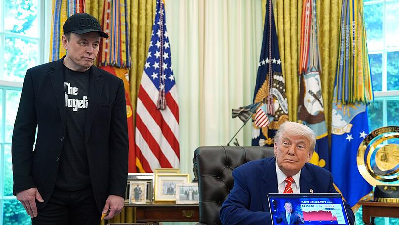 US-Präsident Donald Trump verabschiedet Tech-Milliardär Elon Musk, der für die Regierung die Kostensenkungsinitiative Doge führte.