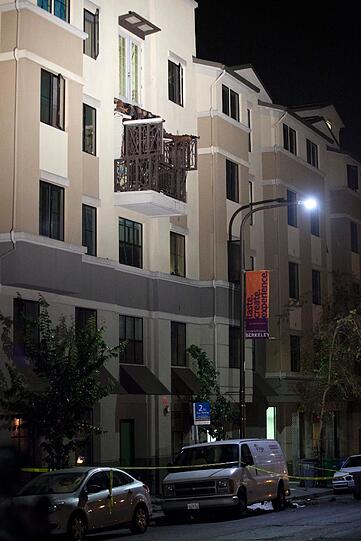 Bei einer Party in der kalifornischen Uni-Stadt Berkeley bricht ein Balkon ab. Sechs Studenten kommen dabei ums Leben.