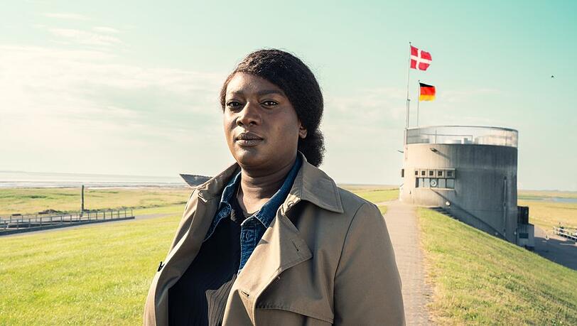 Schauspielerin Thelma Buabeng als BKA-Profilerin Gloria Acheampong in der Auftaktfolge "Die Polizistin und die Sprache des Todes".