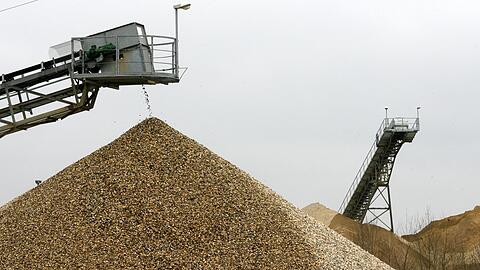Kies und Sand sind weiter der in Deutschland am h&auml;ufigsten gewonnene Rohstoff. Doch die F&ouml;rdermenge schrumpft. (Symbolbild)