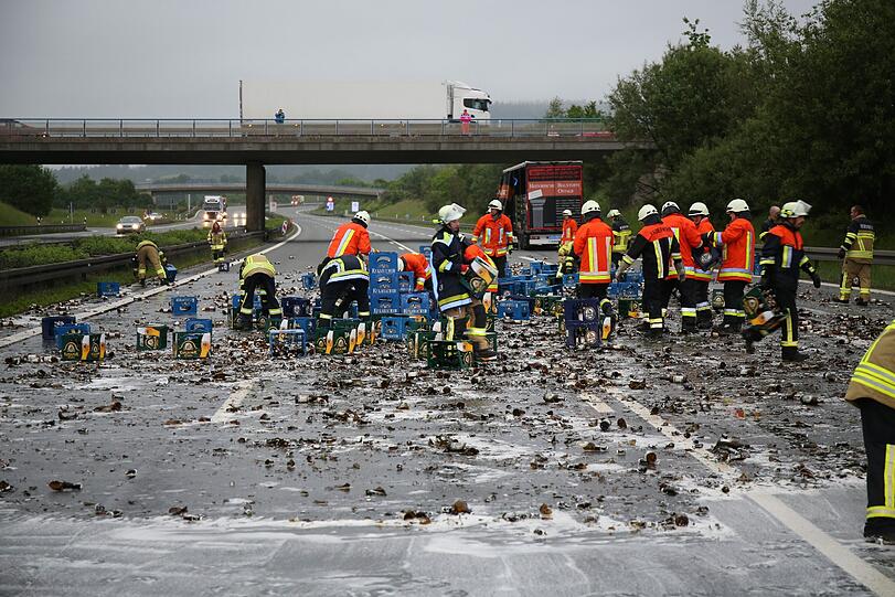 Der Bierfahrer wurde nicht verletzt, das Bier hingegen schon.