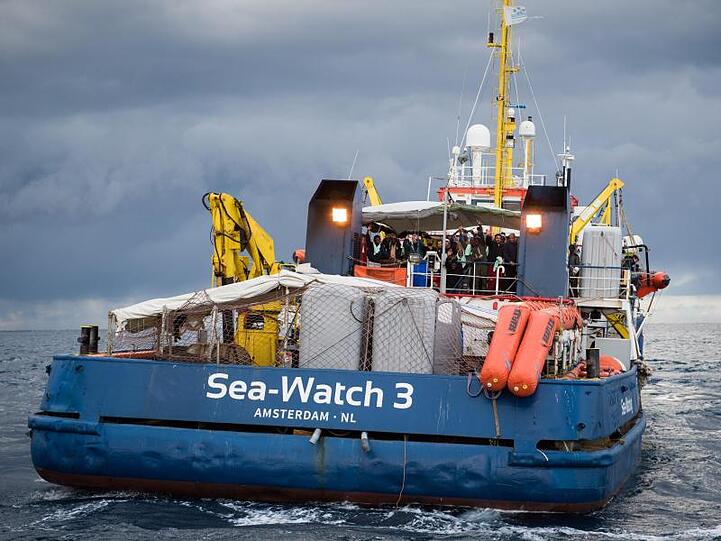 Die deutsche Hilfsorganisation Sea-Watch hat sich nach Einschätzung der italienische Justiz im Zusammenhang mit der Rettung von 47 Migranten nicht falsch verhalten.