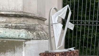 Diese Skulptur des Kreuzwegs stand in den Arkaden der Ludwigskirche. Diese Skulptur des Kreuzwegs stand in den Arkaden der Ludwigskirche.