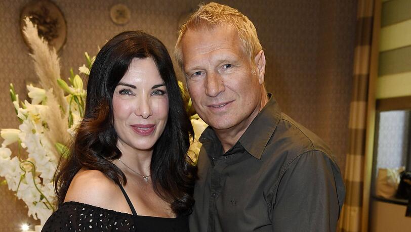 Alexandra Polzin und Gerhard Leinauer sind seit 2013 verheiratet. Alexandra Polzin und Gerhard Leinauer sind seit 2013 verheiratet.