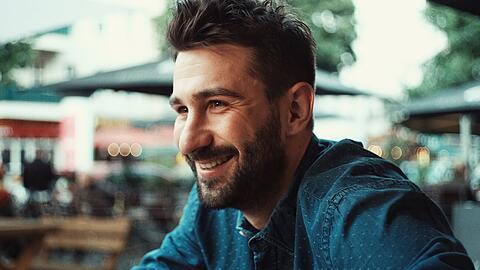 Ersin Cilesiz (40). Nach einem tragischen Unfall ver&auml;ndert sich sein Leben vollkommen.