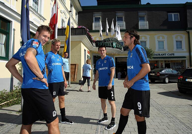 Die Löwen haben Quartier in Maria Taferl (Niederösterreich) bezogen. Bis 1. Juli bereitet sich der TSV 1860 dort auf die neue Saison vor. Die ersten Bilder vom Ort, dem Trainingsplatz, dem Quartier.