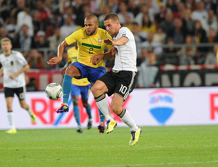 LUKAS PODOLSKI: Manchmal einen Tick zu langsam, verzettelte sich oft. Nicht so effektiv wie Müller oder Götze. Raus zur Pause: NOTE 4