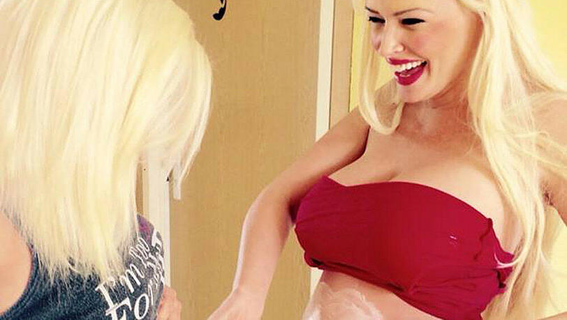 Daniela Katzenberger freut sich über ihren baldigen Nachwuchs. Daniela Katzenberger freut sich über ihren baldigen Nachwuchs.