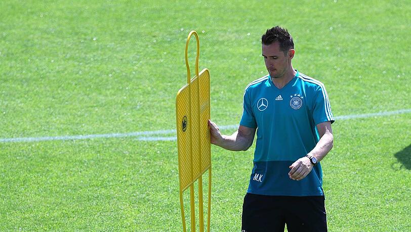 Nach der WM übernimmt Miroslav Klose die U17-Mannschaft des FC Bayern. Nach der WM übernimmt Miroslav Klose die U17-Mannschaft des FC Bayern.
