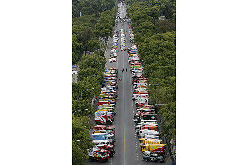 Insgesamt sind bei der Dakar 80 MAN-Trucks unterwegs.