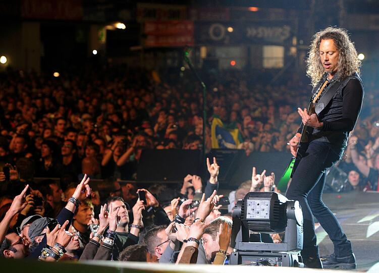 Heiße Rocker, wilde Punks und johlende Fans - auf den beiden Festivals Rock im Park und Rock am Ring feierten über 100.000 Rockfans am Wochenende ihre Lieblingsband. Unter anderem mit dabei: Metallica, Die Toten Hosen, The Ting Tings und Rapper Cro.
