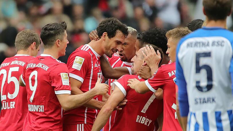 Mats Hummels (m.) erzielte den Treffer zum 1:0.