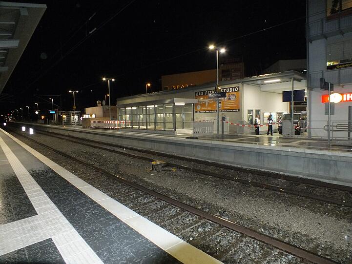 Der Polizeieinsatz am Dienstagabend am S-Bahnhalt