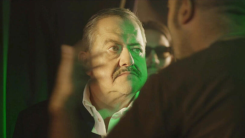 Joseph Hannesschläger als Münchener Mafia-Boss in der Komödie "Schmucklos" Joseph Hannesschläger als Münchener Mafia-Boss in der Komödie "Schmucklos"