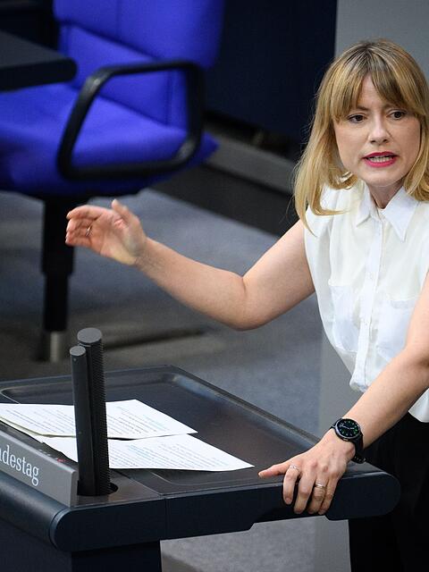 Linken-Politikerin B&uuml;nger stellt das Vorgehen der Beh&ouml;rden in Frage. (Archivbild)