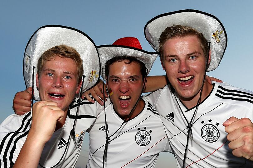 Euro 2012: Gegen Holland: So sexy und verrückt jubeln die Fans - Bilder - Abendzeitung München