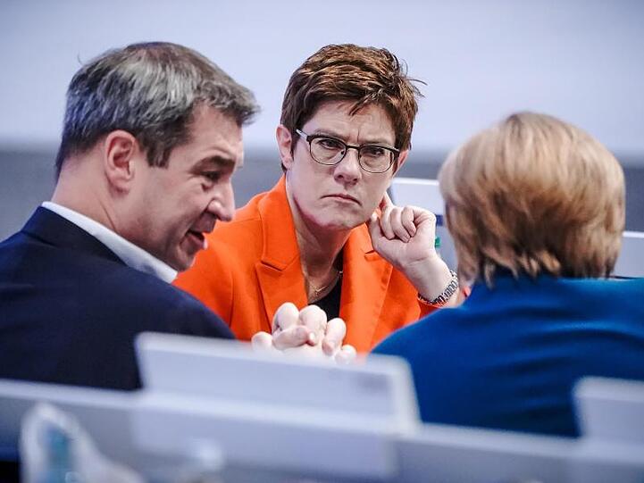 CSU-Chef Markus Söder zusammen mit Annegret Kramp-Karrenbauer und Bundeskanzlerin Angela Merkel.
