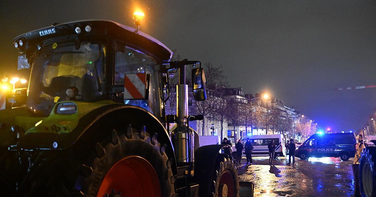 Bauern-blockieren-vor-Mercosur-Abstimmung-Autobahn