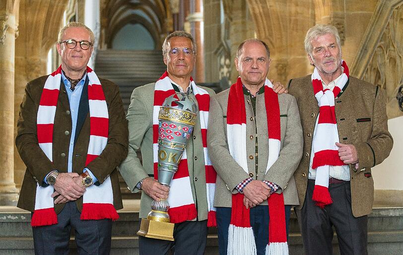 Dreharbeiten zur Hoeneß-Satire "Udo Honig". Die Bilder vom Marienplatz in München...