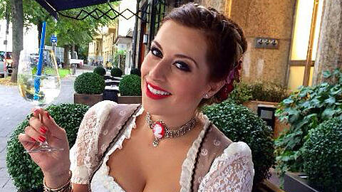 Verena Kerth liebt es, auf die Wiesn zu gehen