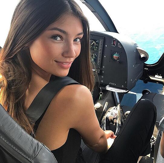 Lorena Rae