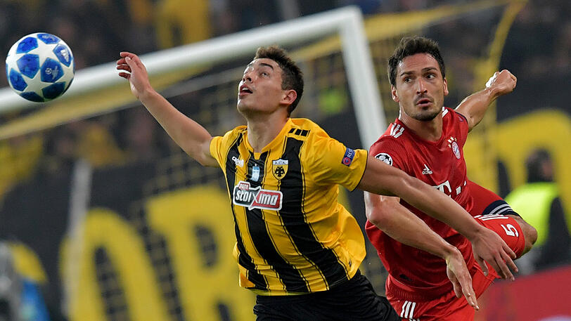 MATS HUMMELS, NOTE 3: Warf sich bei Freistößen und Eckbällen in die Flanken &ndash; ohne Ertrag. In der Defensive selten gefordert. Boateng gar nicht. Der saß wieder tatenlos draußen.