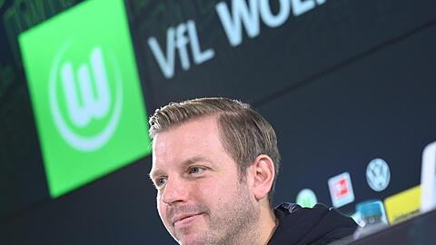 Gut gelaunt: Neu-Wolfsburg-Coach Florian Kohfeldt bei seiner Vorstellung beim VfL.