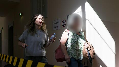 Es war der zweite Tag der Aussage der Zeugin (r.).