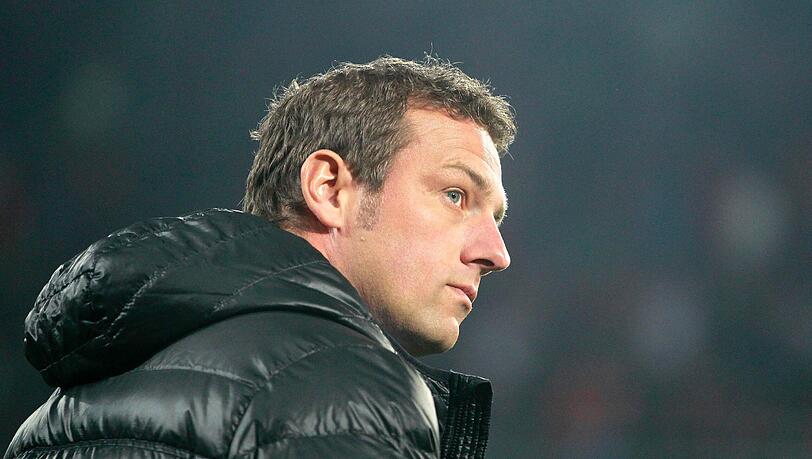 FCA-Coach Markus Weinzierl beklagt eine lange Verletztenliste vor dem Spiel gegen den FC Bayern. FCA-Coach Markus Weinzierl beklagt eine lange Verletztenliste vor dem Spiel gegen den FC Bayern.