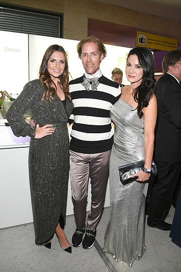 Laura Wontorra mit Jens Hilbert und Mariella Ahrens