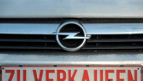 Steigt der Staat ein? Opel will bald einen Sanierungsplan vorlegen. Steigt der Staat ein? Opel will bald einen Sanierungsplan vorlegen.