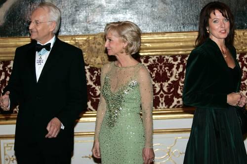 Fünf Jahre nach der Bespitzelungsaffäre um Gabriele Pauli will die Ex-CSU-Rebellin den Sturz des damaligen Ministerpräsidenten Stoiber in einem Buch Revue passieren lassen.