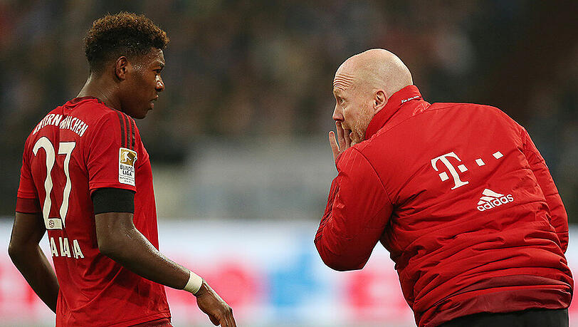 Sportvorstand Matthias Sammer (rechts) war es ein großes Anliegen, dass David Alaba (links) dem FC Bayern erhalten bleibt. Sportvorstand Matthias Sammer (rechts) war es ein großes Anliegen, dass David Alaba (links) dem FC Bayern erhalten bleibt.