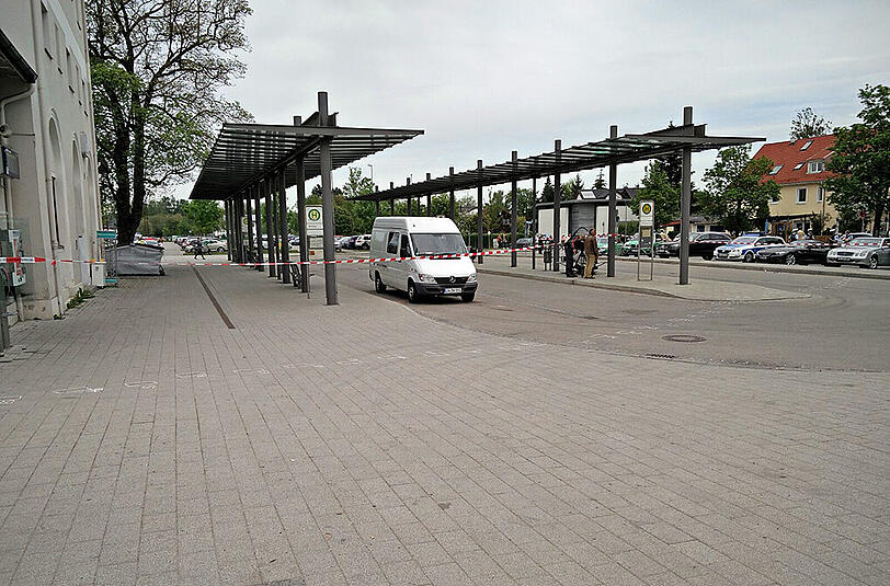 Tödliche Messerstecherei in Grafing-Bahnhof. Die Bilder vom Tatort.