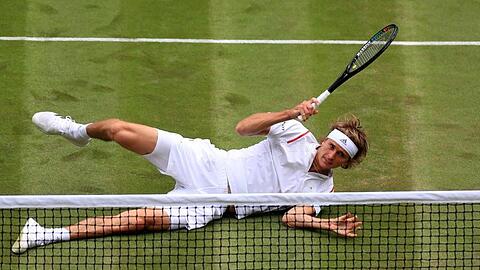 Alexander Zverev musste sich dem Qualifikanten Jiri Vesely geschlagen geben.