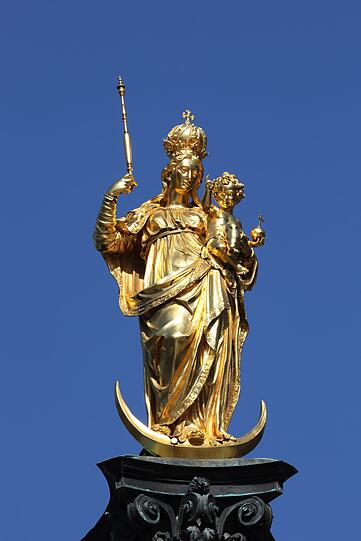 Tolle Perspektiven - die Mariensäule in München schaut man sich gerne genauer an.