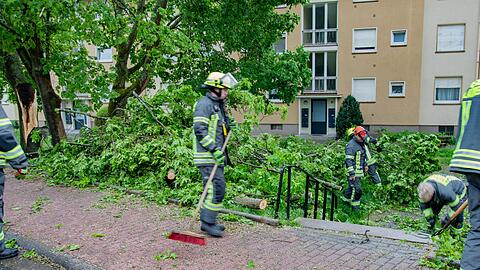 In Lauterbach waren die Einsatzkräfte nach dem Unwetter gefordert.