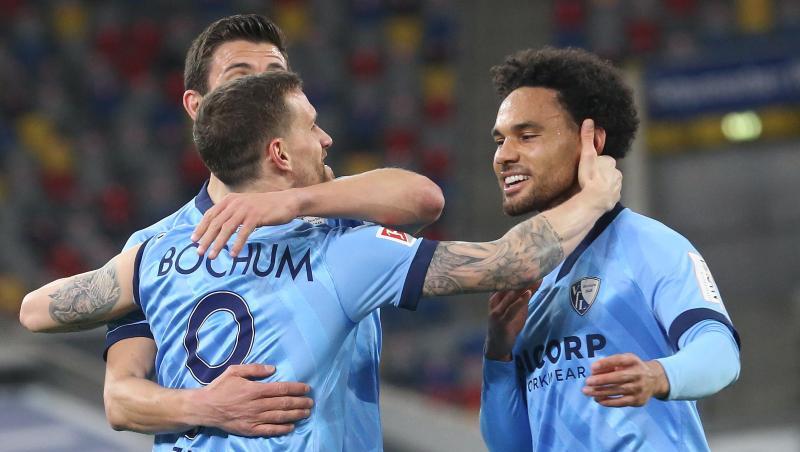 Jubel bei den Bochumer Spielern. Der VfL hat 3:0 bei Fortuna Düsseldorf gesiegt.