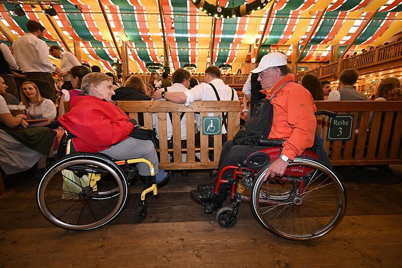 Werner Graßl (l) und Monika Burger sind gern auf der Wiesn - und ringen um Verbesserungen.