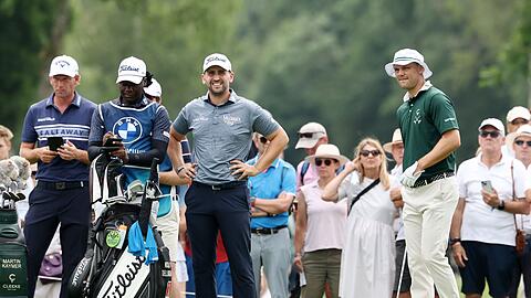 Viel beobachtet: Marcel Siem (l), Nicolai von Dellingshausen (3vl) und Martin Kaymer (r).