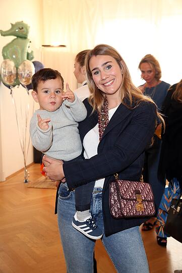 Thiagos Ehefrau Julia Vigas mit dem gemeinsamen Sohn Gabriel